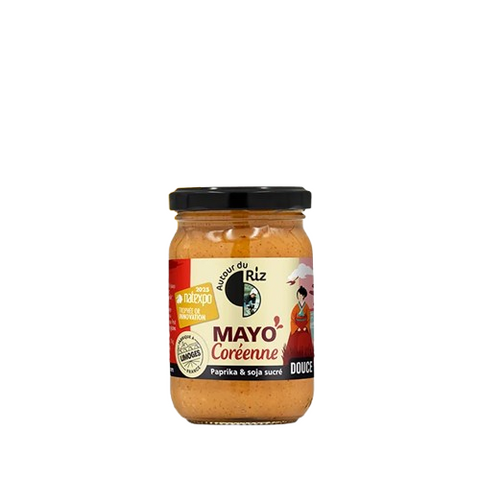 Mayo Coréenne bio d'Autour du Riz, une mayonnaise biologique en pot de verre de 180 g, prête à l'emploi, qui mêle la recette française à des saveurs coréennes : sauce soja sucrée et paprika fumé.